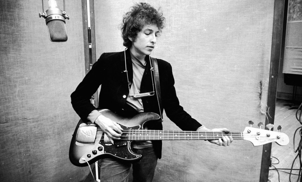 Bob Dylan Net Worth 2023 - How Much is He Worth? - FotoLog