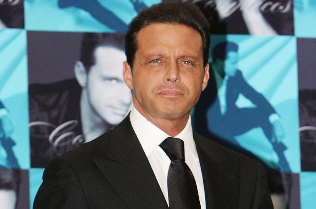 Luis Miguel Net Worth 2022 - How Much is He Worth? - FotoLog