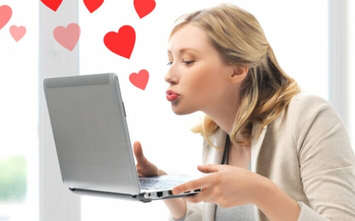 people using online dating services