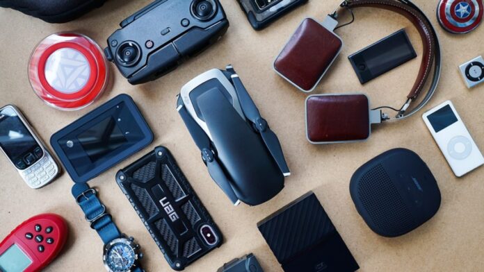 4 Must-Have Gadgets and Items for Men in 2024 - FotoLog