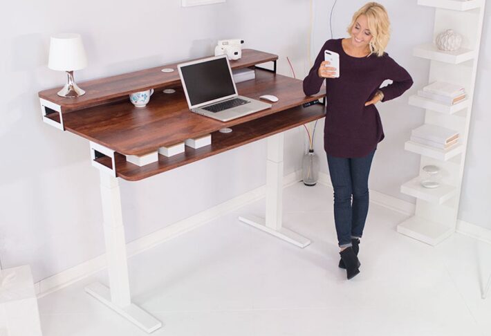 https://www.fotolog.com/wp-content/uploads/2021/06/Adjustable-Standing-Desk.jpg